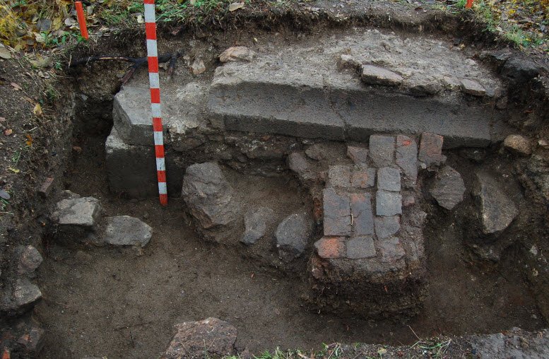 Cetatea Tauț, Romania